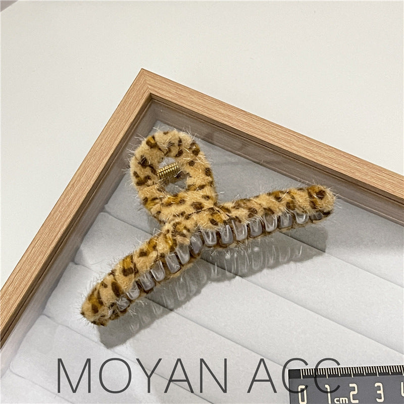 Wholesale Plush Leopard Print Large Grab Clip